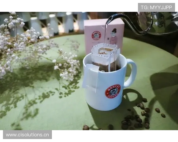 卢玉菲的化妆台，那一堆瓶瓶罐罐光买一个月工资就够我喝三年咖啡了吧？