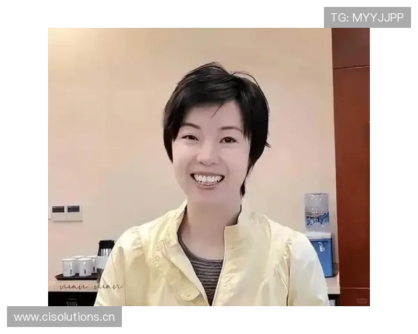 张怡宁结账那会儿的表情，冠军气场跟支付宝余额在打架